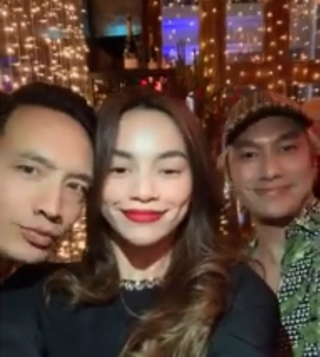 Sao Việt đón năm mới: Người diện bikini, người "khóa môi" ngọt ngào - 5