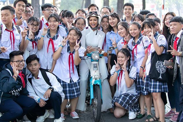 Sao Việt đón năm mới: Người diện bikini, người "khóa môi" ngọt ngào - 9