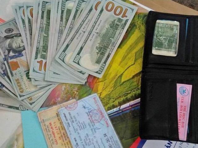 Bỏ quên 3.000USD trên tàu hỏa, hành khách nhận lại điều bất ngờ