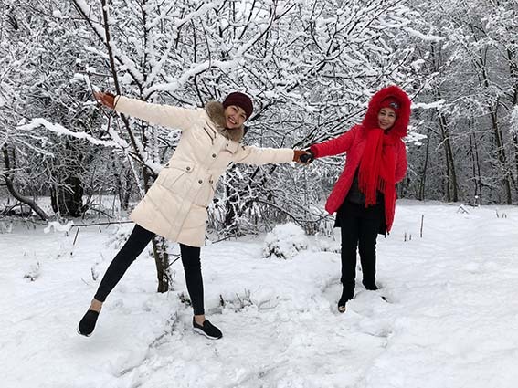 Bất ngờ dung nhan vợ trẻ xinh đẹp của diễn viên hài sở hữu biệt phủ đất Bắc - 1