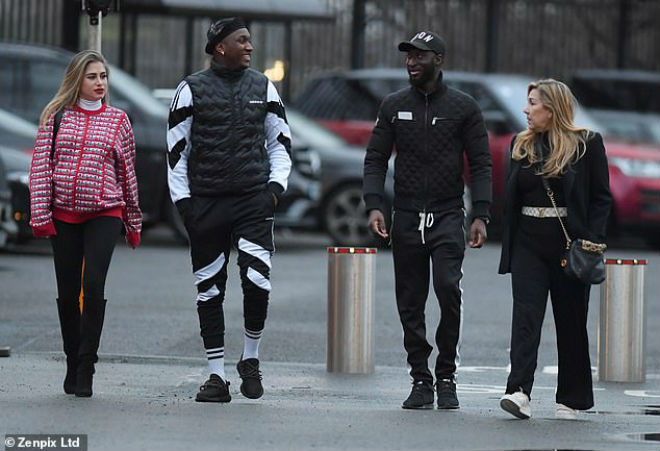 Pogba rực sáng ở MU: Nhờ Solskjaer và bạn gái xinh đẹp &#34;hư hỏng&#34; - 3