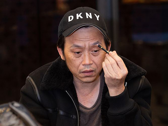 Giải trí - Giật mình gương mặt già nua của Hoài Linh trong hài Tết 2019