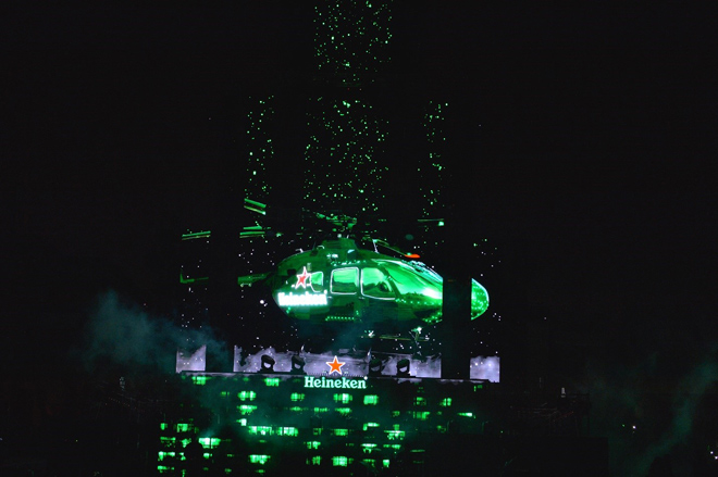 Shane Filan sưởi ấm hàng vạn con tim trong lần đầu tiên đếm ngược đón giao thừa tại Hà Nội - 4