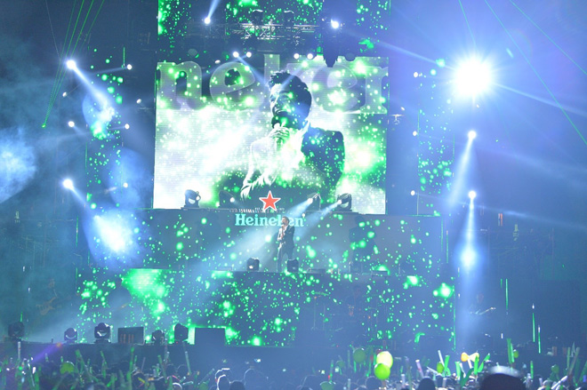 Shane Filan sưởi ấm hàng vạn con tim trong lần đầu tiên đếm ngược đón giao thừa tại Hà Nội - 5