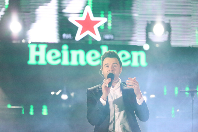Shane Filan sưởi ấm hàng vạn con tim trong lần đầu tiên đếm ngược đón giao thừa tại Hà Nội - 6