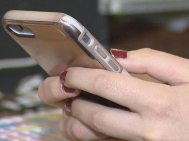 Giáo dục - du học - Giận con quá nghiện điện thoại, cha gây hành động khủng khiếp