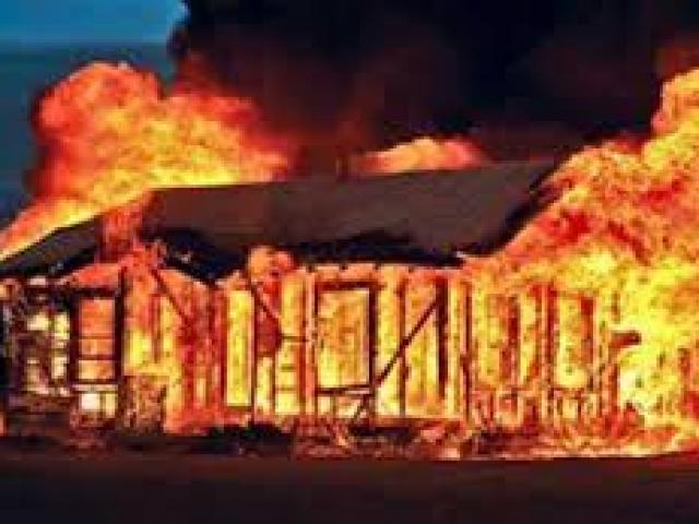 Pháp luật - Truy sát con trai bạn tình đồng tính vì bị đuổi ra khỏi nhà