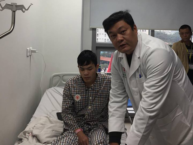 Bệnh viện Trung ương quân đội 108: Lần đầu tiên nối mạch máu vi phẫu không cần kim chỉ - 1