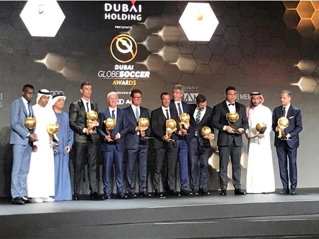 Ronaldo ”phản đòn” Modric - Messi: Ẵm 2 giải lớn và “mưa” tiền thưởng