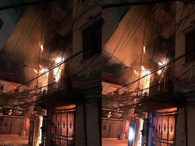 Tin tức trong ngày - Nhà 4 tầng bốc cháy dữ dội lúc sáng sớm, nhiều người hoảng loạn