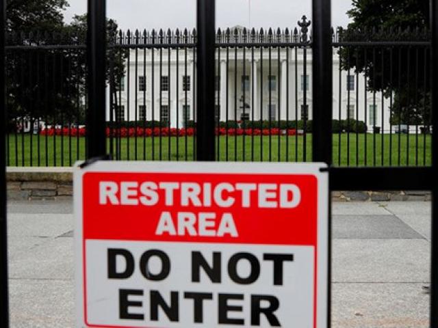 Thế giới - Người đàn ông trèo rào vào Nhà Trắng để hỏi Trump cách lấy vợ