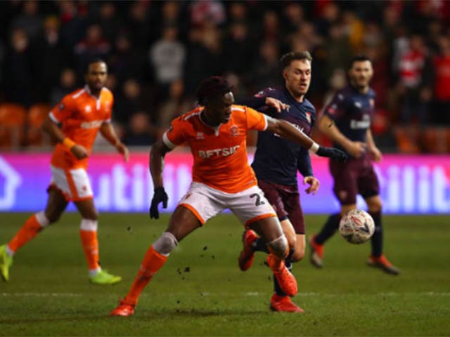 Bóng đá - Blackpool - Arsenal: "Thần tài" SAO 19 tuổi bùng nổ ngỡ ngàng