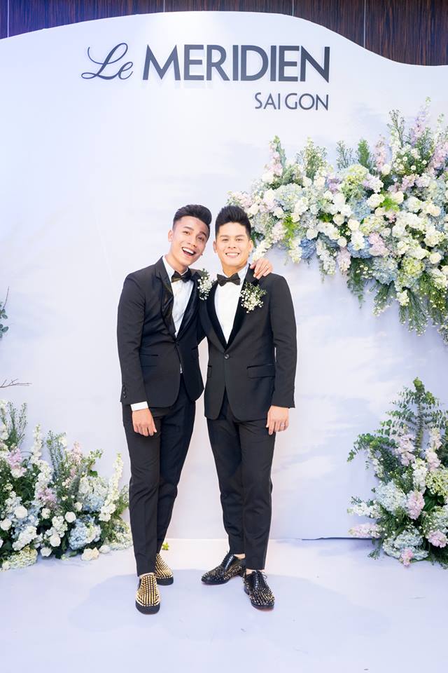 John Huy Trần chúc mừng bạn đời "soái ca" lên chức sau kết hôn - 5