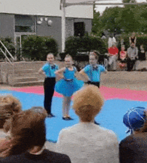 Những tình huống hài hước khó đỡ của các nhóc tì - 9