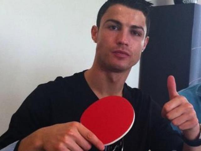 Ronaldo siêu sao bóng đá: Bất ngờ chơi bóng bàn cực đỉnh