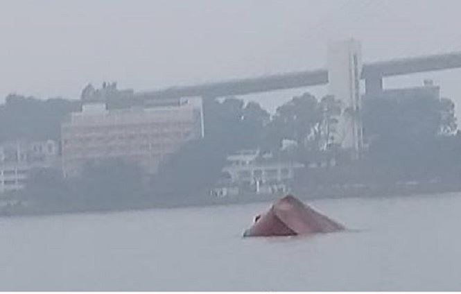 Nóng 24h qua: Bí ẩn tung tích của tài xế trong vụ lật xe khách ở Sa Pa - 4