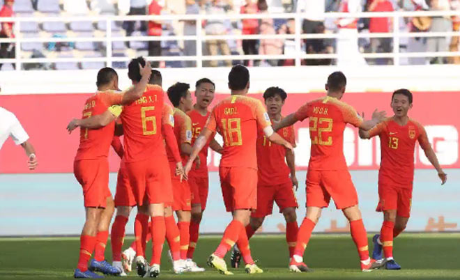 Asian Cup, Trung Quốc - Kyrgyzstan: Thảm họa thủ môn siêu phẩm vô nghĩa - 1