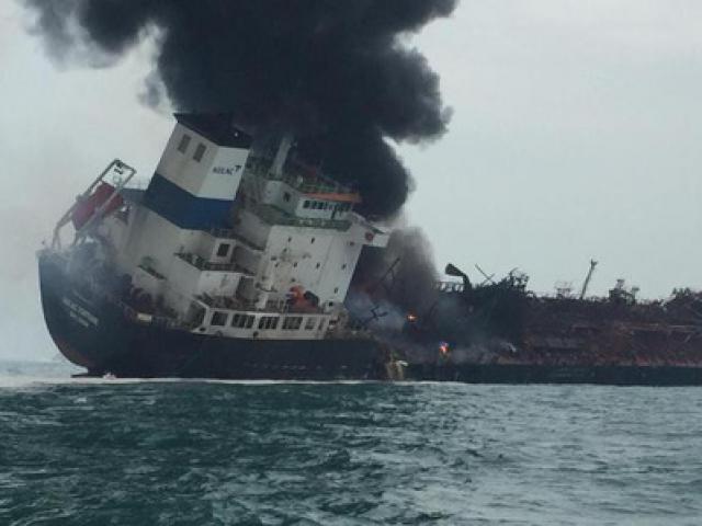 Tàu chở dầu treo cờ Việt Nam phát nổ sau khi rời Trung Quốc