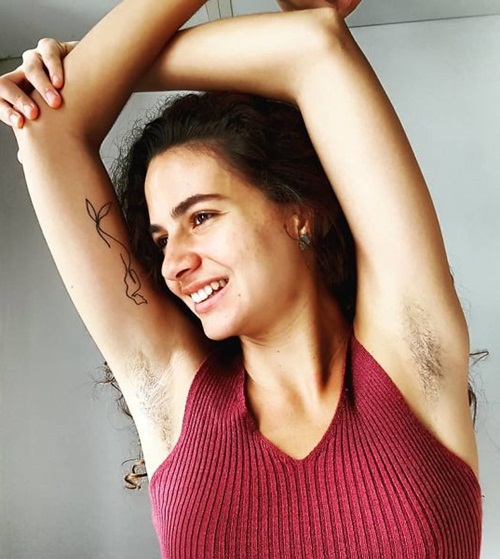 Gái trẻ khắp thế giới lại "rộ" lên trào lưu nuôi lông nách - 4