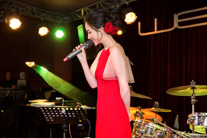 Á hậu Hà Thu kể về quãng thời gian khủng hoảng phải ngưng ca hát - 1