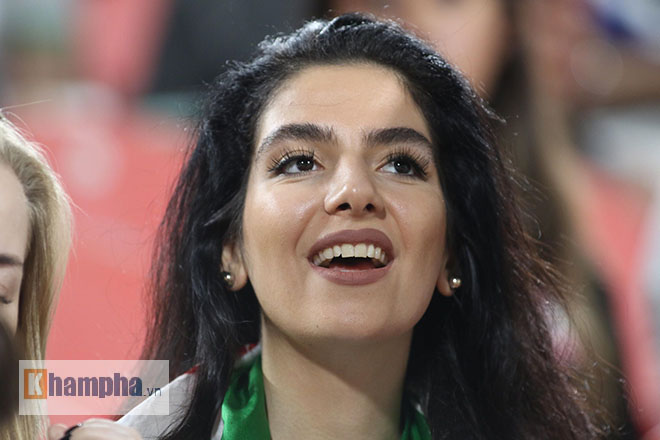 Dàn mỹ nữ Iran tuyệt đẹp tỏa sáng trên khán đài Asian Cup 2019 - 2