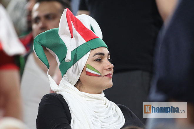 Dàn mỹ nữ Iran tuyệt đẹp tỏa sáng trên khán đài Asian Cup 2019 - 7