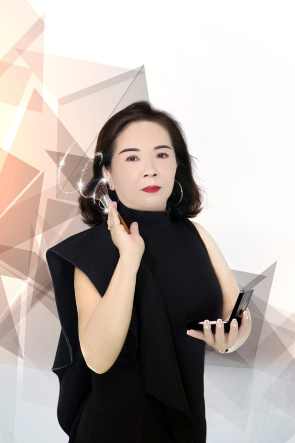Nữ doanh nhân thành đạt chia sẻ bí quyết của nghề làm đẹp - 1
