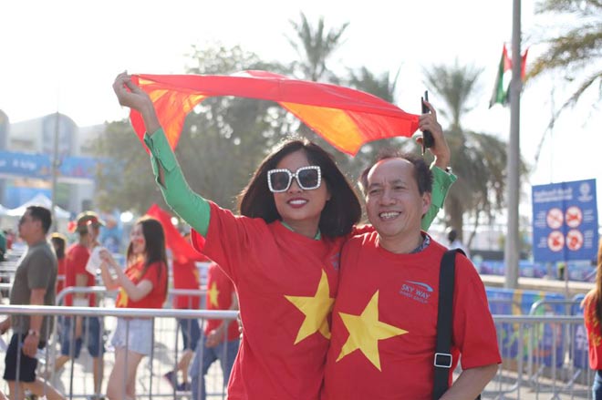 Trực tiếp từ sân Zayed (UAE) rực lửa sắc đỏ trận ĐT Việt Nam – Iraq - 1