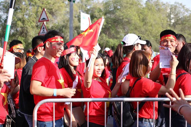 Trực tiếp từ sân Zayed (UAE) rực lửa sắc đỏ trận ĐT Việt Nam – Iraq - 10