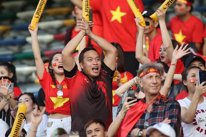 Trực tiếp từ sân Zayed (UAE) rực lửa sắc đỏ trận ĐT Việt Nam – Iraq - 8