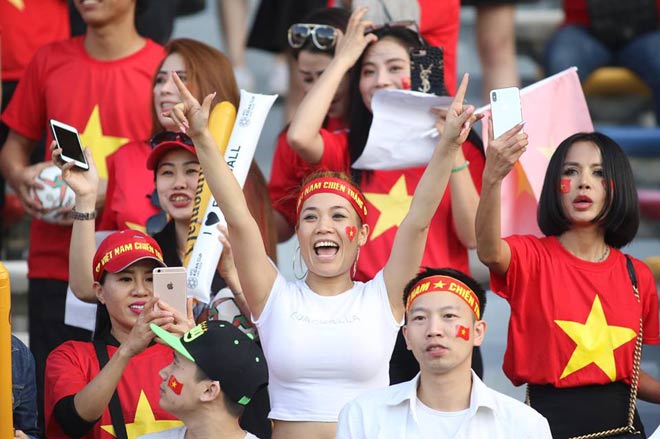 Trực tiếp từ sân Zayed (UAE) rực lửa sắc đỏ trận ĐT Việt Nam – Iraq - 7