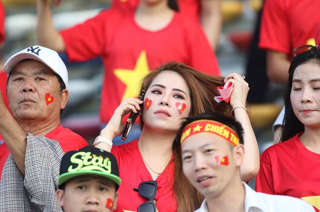 Trực tiếp từ sân Zayed (UAE) rực lửa sắc đỏ trận ĐT Việt Nam – Iraq - 2