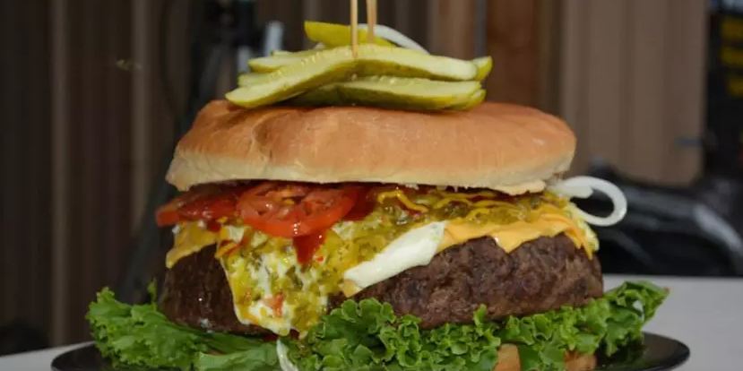 Những chiếc burger khủng nhất thế giới, thực thần cũng chưa chắc ăn hết - 1