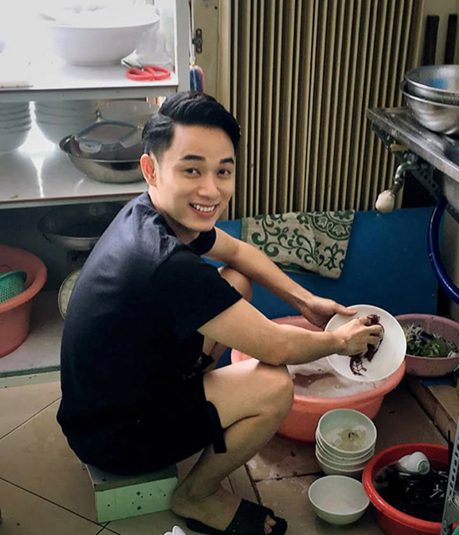 Công Vinh, Tuấn Hưng kiếm bạc tỷ vẫn làm những việc này giúp vợ - 1