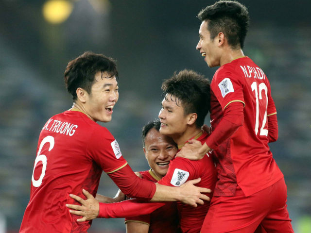 Trực tiếp Việt Nam tập đấu Iran Asian Cup: Quang Hải, Công Phượng được ”xả hơi”