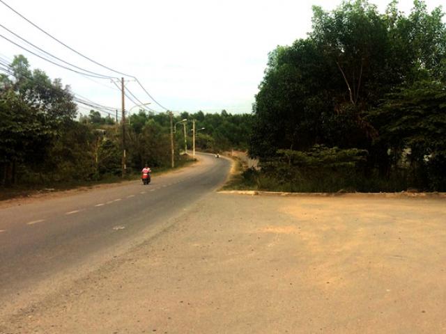 Pháp luật - Đi một mình lúc rạng sáng, cô gái bị 2 thanh niên tấn công