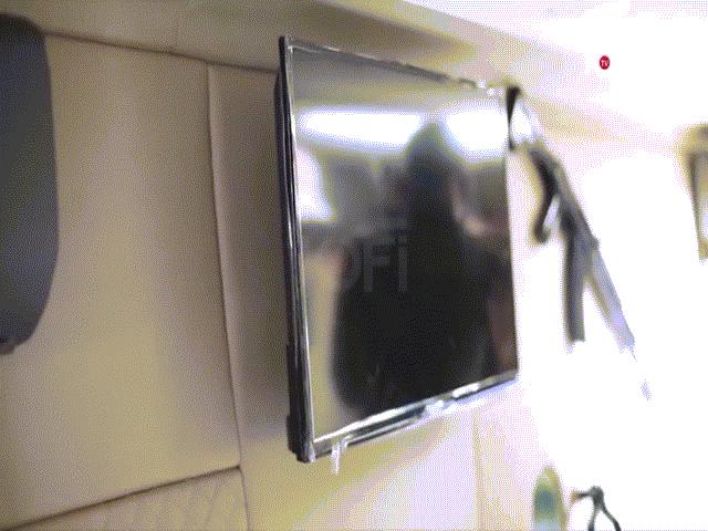 Thế giới - Xem siêu giáp độc nhất và xe bọc thép khổng lồ trình diễn ở Ghana