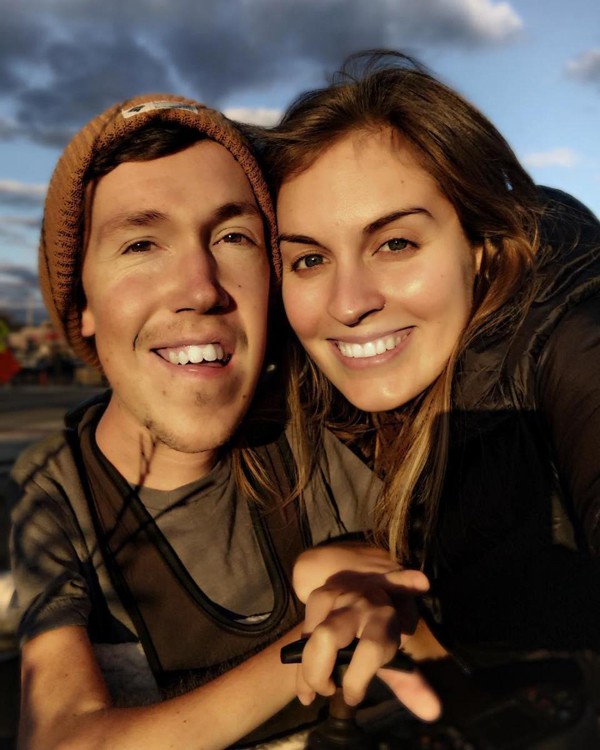 Cô gái xinh đẹp, giỏi giang yêu người đàn ông phải ngồi xe lăn suốt đời - 3