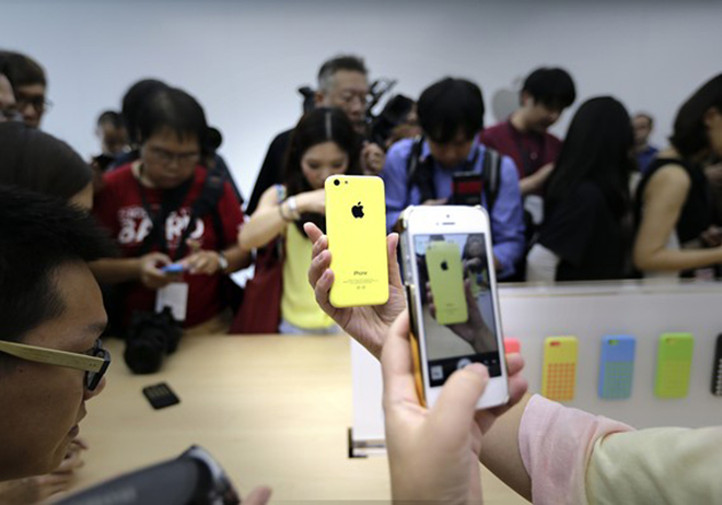 Apple giảm giá iPhone để kích thích người tiêu dùng - 2