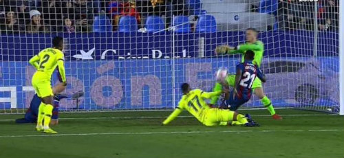 Chi tiết Levante - Barcelona: Coutinho chớp thời cơ từ penalty (KT) - 6