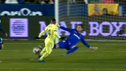 Chi tiết Levante - Barcelona: Coutinho chớp thời cơ từ penalty (KT) - 8