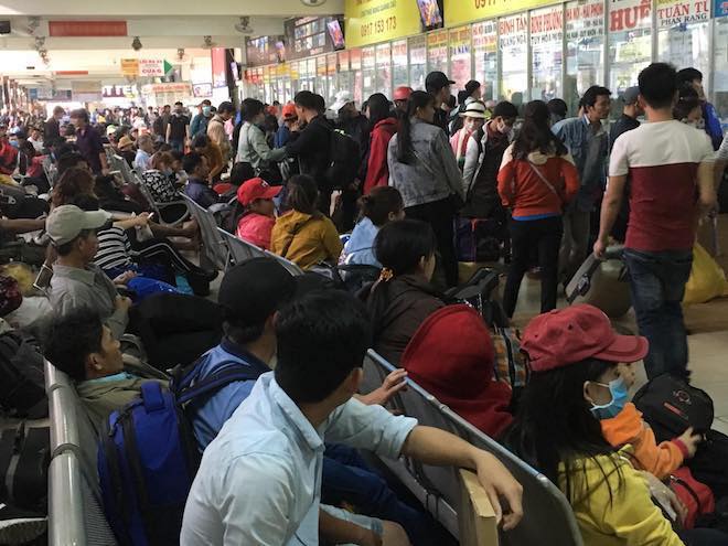 Nóng 24h qua: Tình tiết bất ngờ vụ anh ve chai tranh chấp tờ độc đắc 2 tỉ với chị công nhân - 2