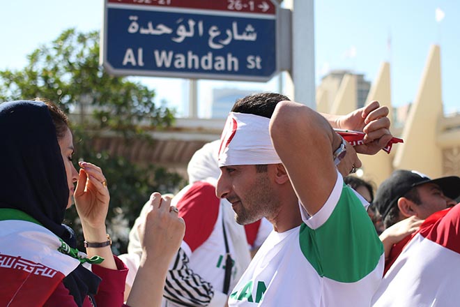 Trực tiếp fan Việt Nam từ sân Al-Nahyan (UAE): Sôi sục trên khán đài - 2