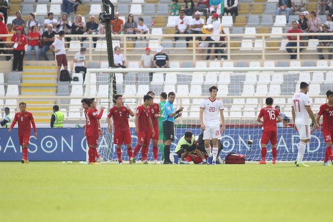 ĐT Việt Nam đấu Iran: Quân thầy Park gồng mình trong nắng gắt - 2