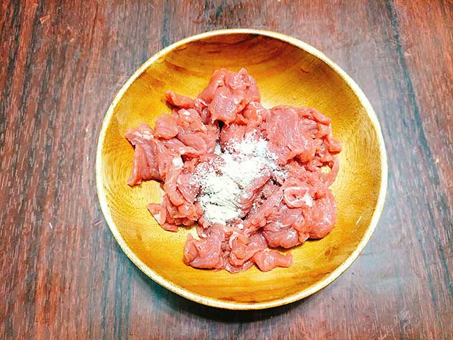 Đổi bữa với rau càng cua trộn thịt bò ngọt mát - 3