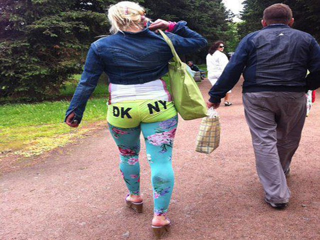 Tranh vui - Muôn kiểu thời trang bá đạo dạo phố "đố" ai dám mặc theo