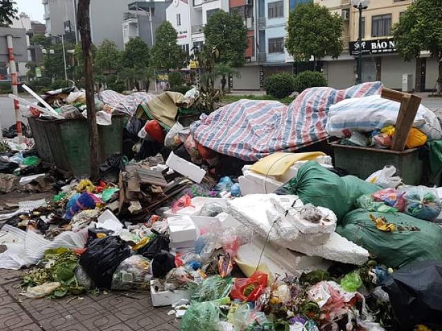 Ngoại thành Hà Nội ngập trong rác thải và đây là lý do