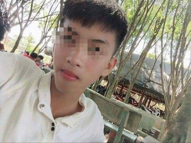 Nóng trong tuần: Cô gái bị lộ nhiều clip “nóng” khi mang điện thoại đi sửa - 5