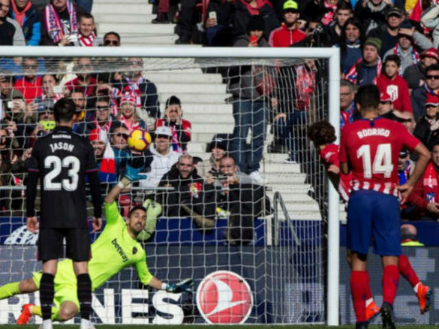 Atletico Madrid - Levante: VAR cản trở, penalty định đoạt