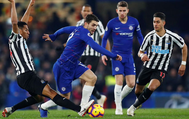 Chelsea - Newcastle: Kịch tính màn rượt đuổi đến cùng - 1
